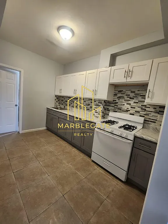 2 bed, 850 sqft, $1,650 — Photo 2