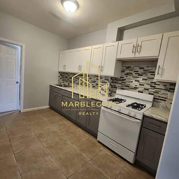 310-312 14th Ave #77 — Photo 2