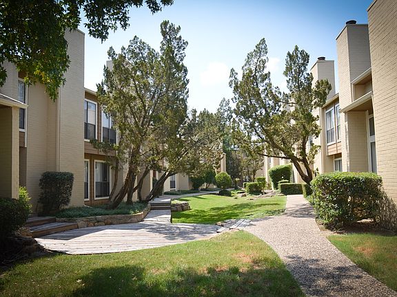 2nd image of 3700 Kingwood Dr APT 2004