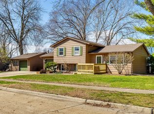 3212 E 40th Ct, Des Moines, IA 50317