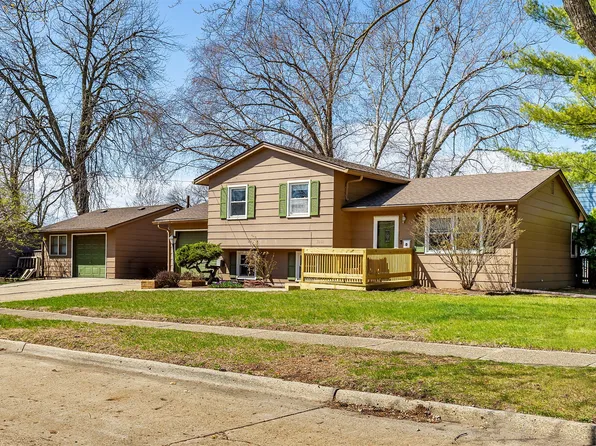 3212 E 40th Ct, Des Moines, IA 50317