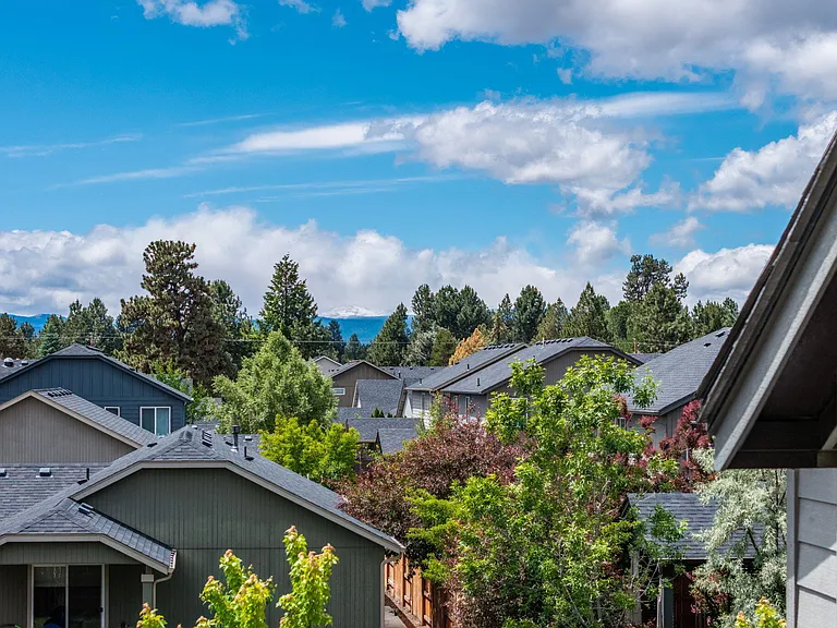 21154 Darnel Ave — Photo 32