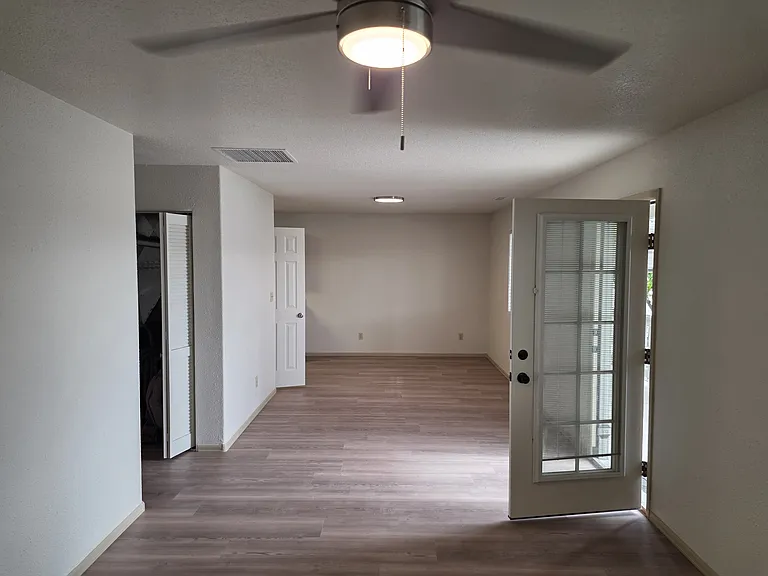 443 Pear Ln — Photo 3