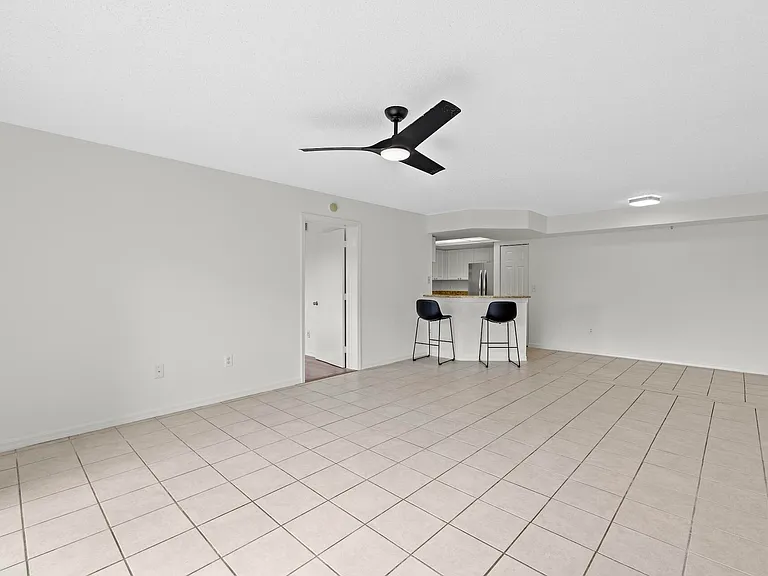 300 Crestwood Ct N #302 — Photo 8