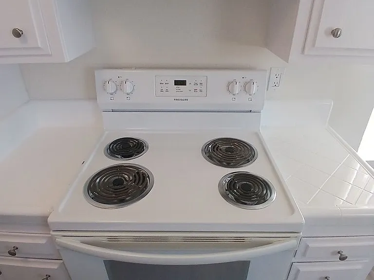 215 Atlantic Ave #506 — Photo 8