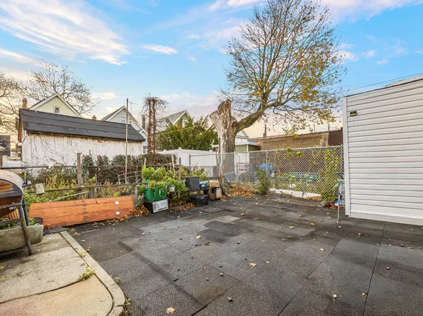 1048 East 94th Street image 16 of 23