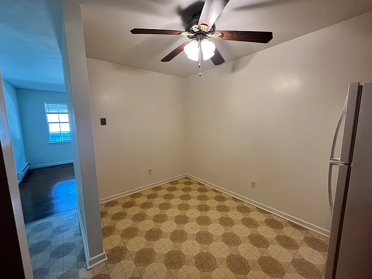 Salem VA 1 Bdrm Apt — Photo 8