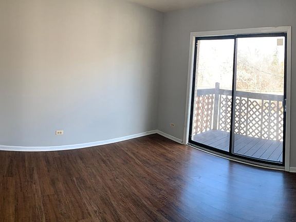 5th image of 326 Grove St APT 201
