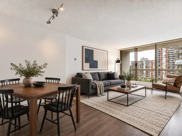 2008 Fullerton Ave #802, North Vancouver, BC V7P 3G7