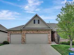 4530 Hawthorne Dr, Lincoln, NE 68516