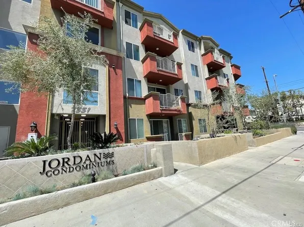 7551 Jordan Ave Unit 405, Canoga Park, CA 91303