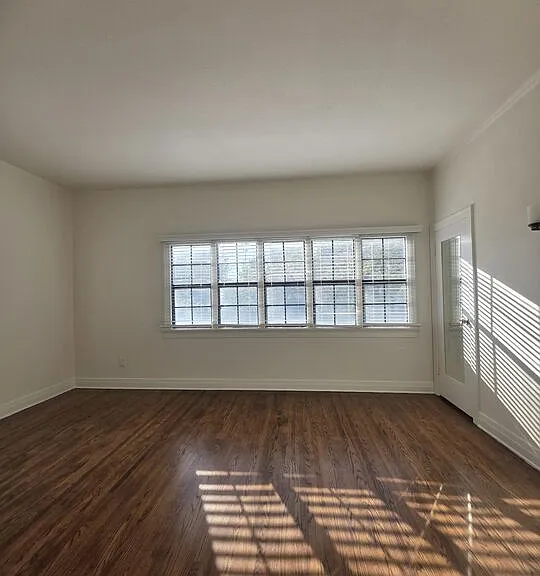1022 S Cloverdale Ave — Photo 10