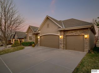 17219 Howard Plz, Omaha, NE 68118