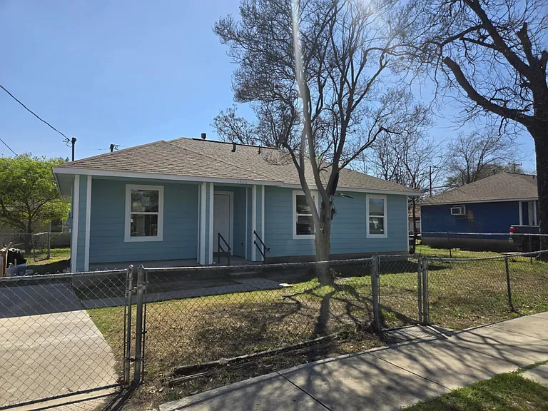 1410 Colima St — Photo 15