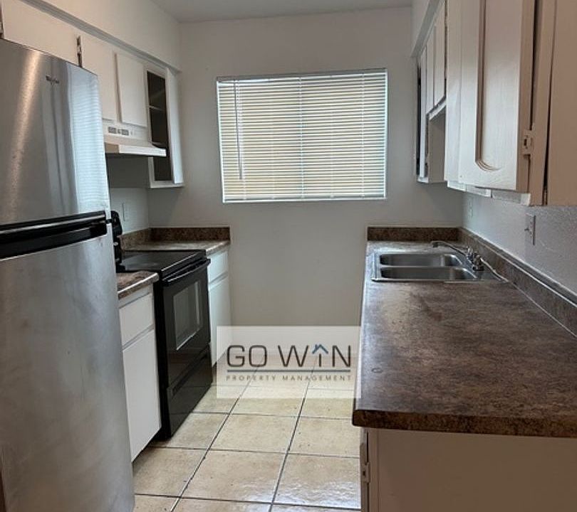 1st image of 260 W 8th Ave #29