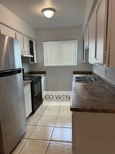 260 W 8th Ave Photo 1