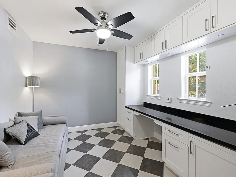 542 NE 7th Ave #2 — Photo 29