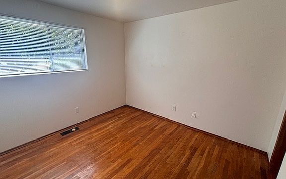 5th image of 10312 NE 137th Pl