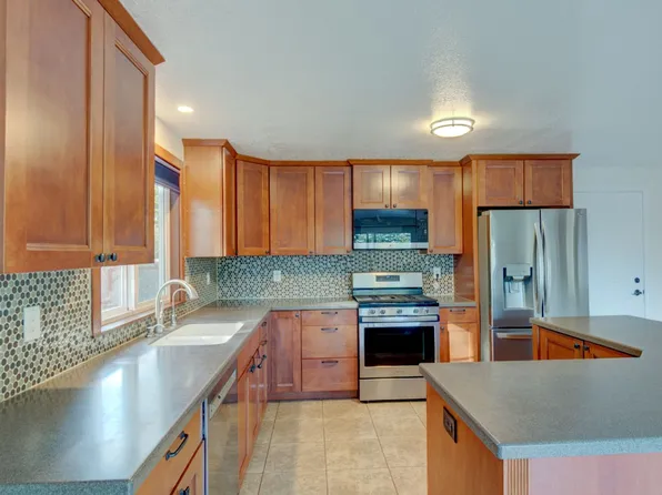 1054 NE Pennington Loop, Coupeville, WA 98239