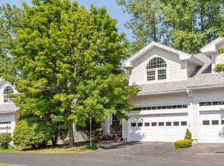 30 Bay Crest Dr, South Burlington, VT 05403