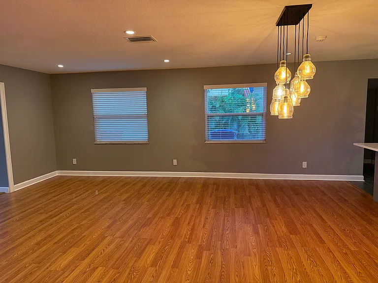 213 S Bradford Ave — Photo 5