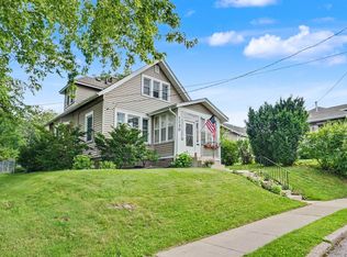 1230 Park St, Dubuque, IA 52001