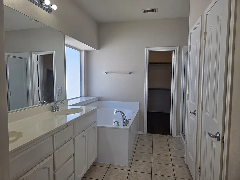 6037 Horse Trap Dr — Photo 32