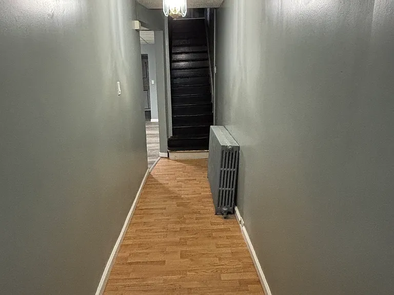 628 Edmond St — Photo 2