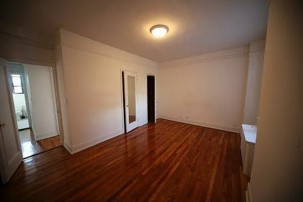 Rented by Metropolitan Realty | media 23