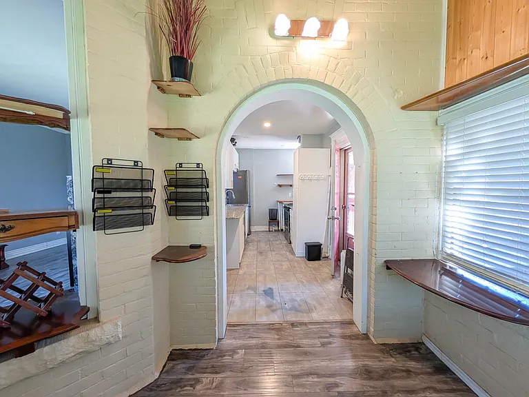 55 Wellington St S #3 — Photo 10