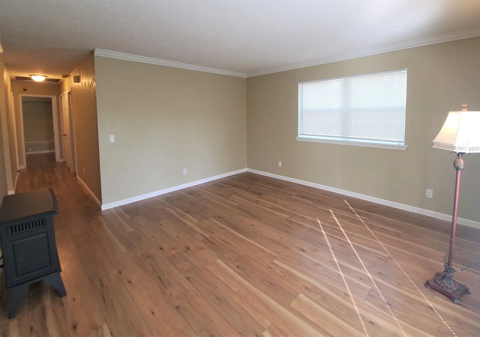 3 Bed 1 Bath 2 Car Garage in Forest Park Addition NE OKC — Photo 2