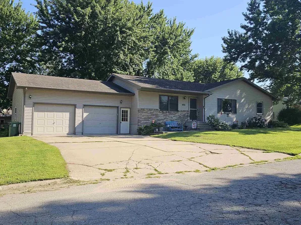 205 Dawn Dr, Nashua, IA 50658