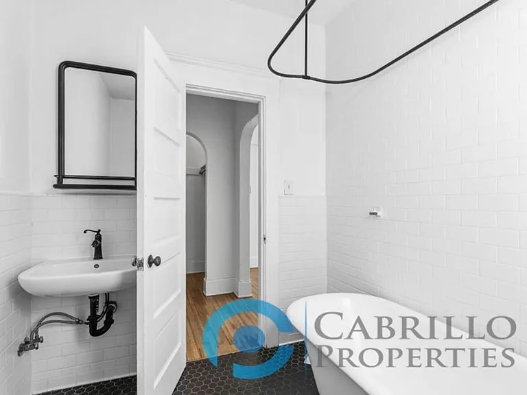 Casa Blanca Apartments — Photo 14