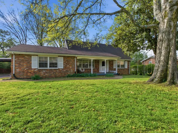 323 Nokes Dr, Hendersonville, TN 37075