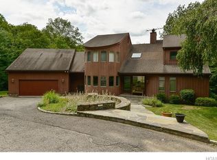 19 Capricorn Ln, Bedford Corners, NY 10549