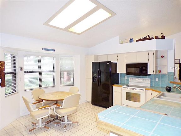 5th image of 5906 Prince Phillip Ct