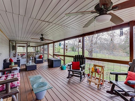 5th image of 722 Charlie Morris Rd
