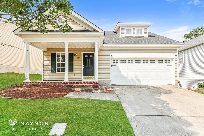 313 Denman Loop — Photo 1