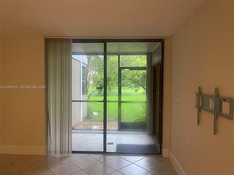10101 W Sunrise Blvd #106 — Photo 4