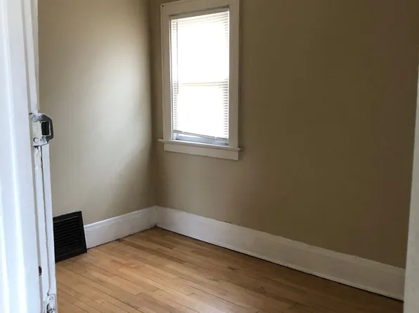 3452 N 1st St, Milwaukee, WI 53212