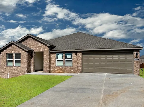511 Crystal Dr, Prairie Grove, AR 72753