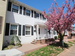 69 Wick Dr, Fords, NJ 08863
