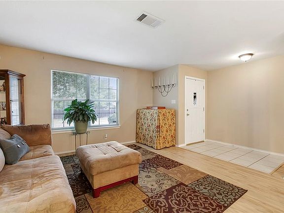 5th image of 1715 Fairweather Way