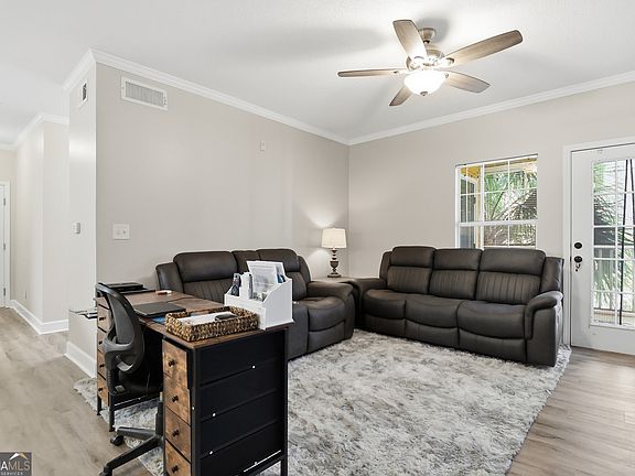 3rd image of 4101 Walden Park Dr
