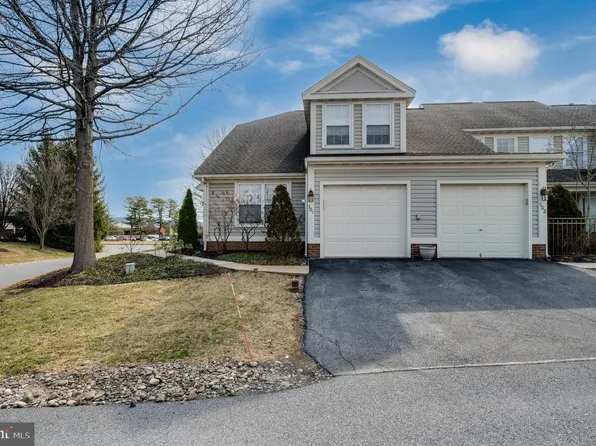 501 Oak Hill Ln, Reading, PA 19610