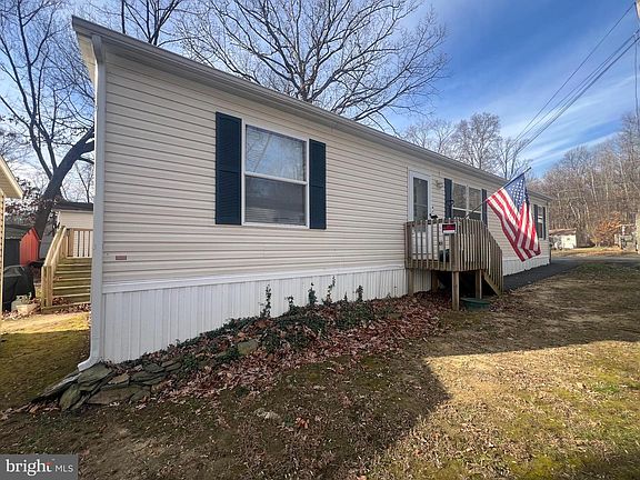 3rd image of 44 Stony Chase Dr