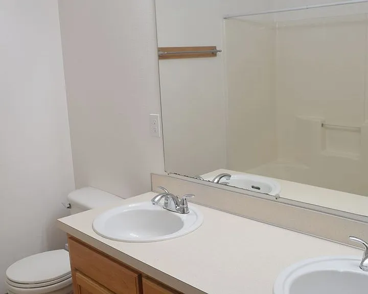 Denver Court- DEN — Photo 36