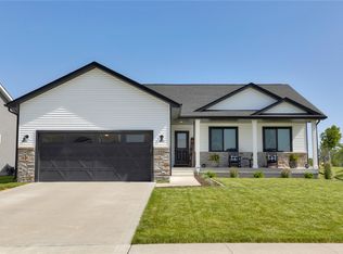 955 Locust St, Waukee, IA 50263