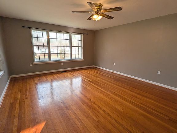 3rd image of 640 Blanton Ln