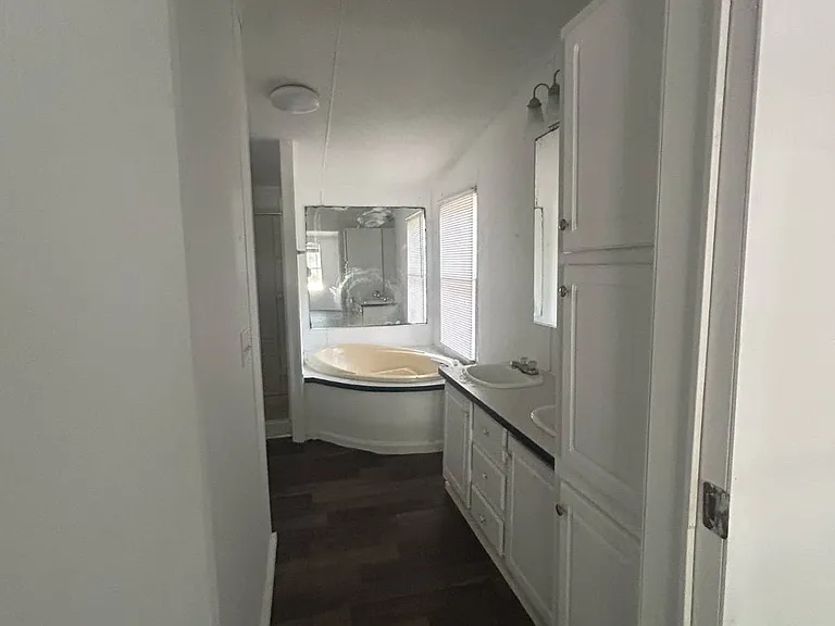 25 Westgate Cir — Photo 5